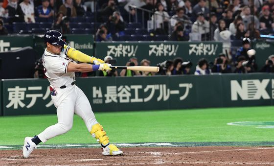 2루타 치는 안현민