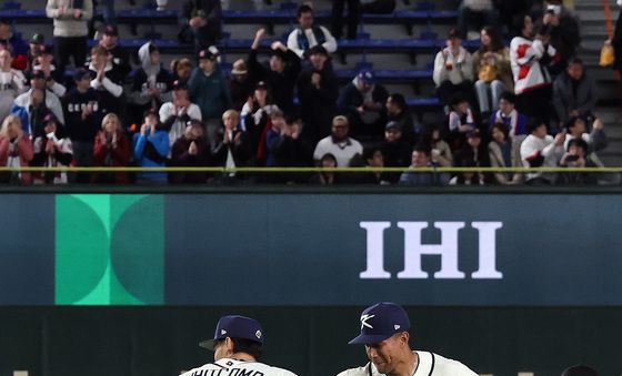 홈런으로 활약한 '한국계' 위트컴·존스