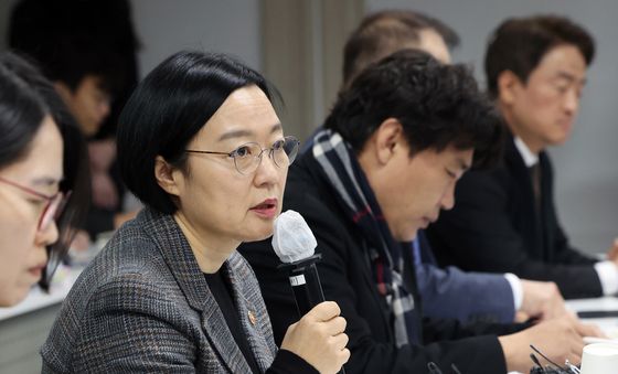 모두발언하는 한성숙 중기부 장관