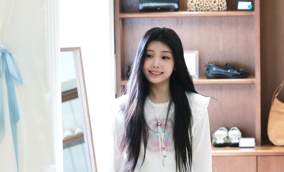 아일릿 원희, 샤이닝 소녀