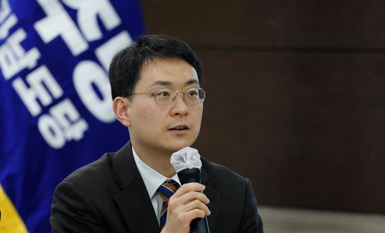 발언하는 박지원 최고위원