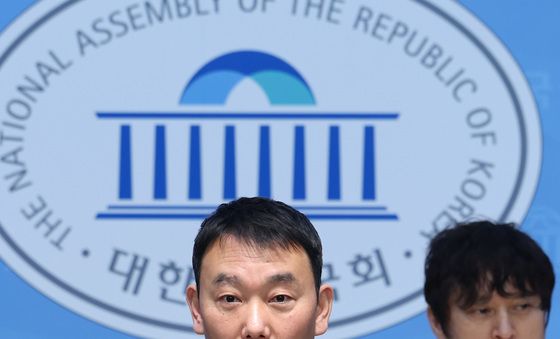 공소청법 관련 기자회견하는 김용민