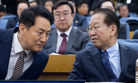 대화하는 오세훈·권영세