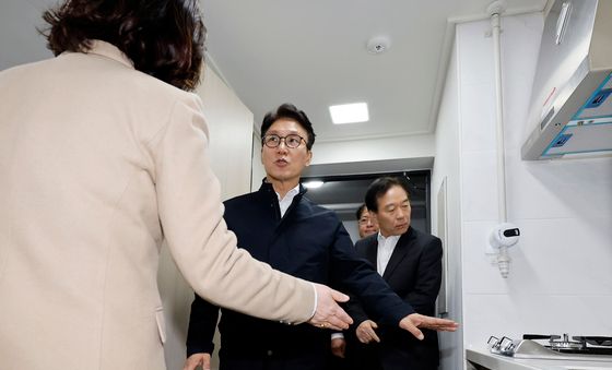 김민석 총리, 젊은 한국 투어…청년 주거 현장 점검