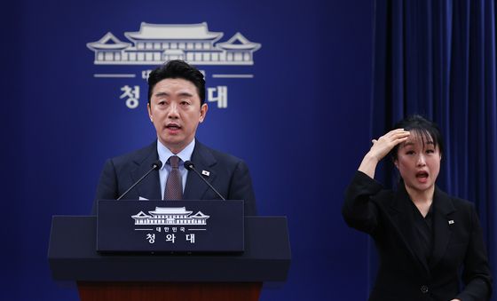 靑, UAE 체류 국민 귀국 지원 및 원유 확보 관련 브리핑