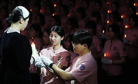 '우리도 나이팅게일 본받아'