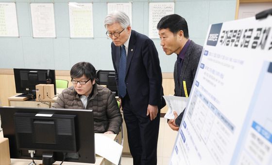 국가공무원 공채 및 외교관 후보자 선발 시험장 점검하는 최동석 인사혁신처장