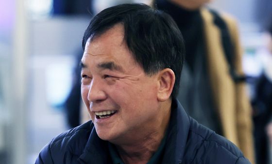 '따뜻한 가족의 품 속으로'