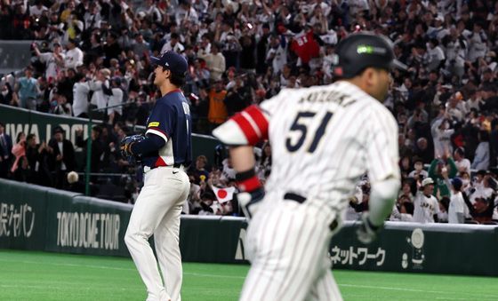 고영표, 스즈키에게 투런포 허용