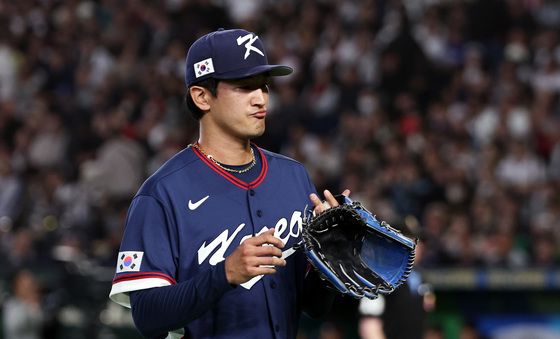 1회 2실점 허용한 고영표