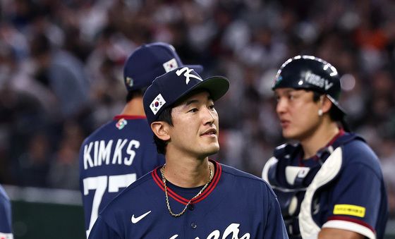 연속홈런에 마운드 내려오는 고영표