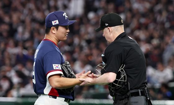 이물질 검사받는 고우석