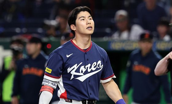 아쉬워하는 김혜성