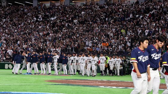 승리 자축하는 일본