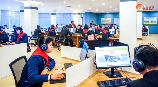 정평군 종합봉사소 내 전자열람실의 모습