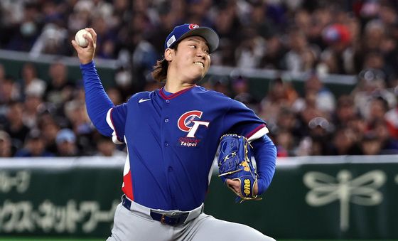 공 던지는 대만 구린루이양