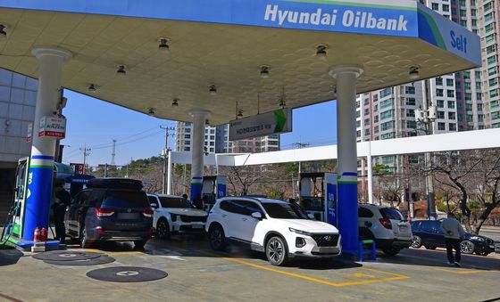 저렴한 주유소 찾아 나선 시민들