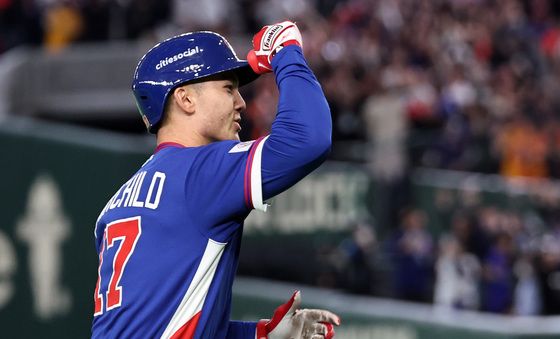 역전 투런포 때린 대만 페어차일드