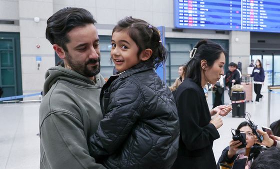 '반가운 아빠 품'