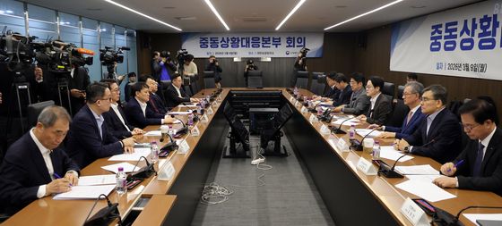 '석유가격 안정화 위해 모였습니다'