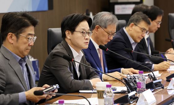 회의 주재하는 김정관 산업부 장관