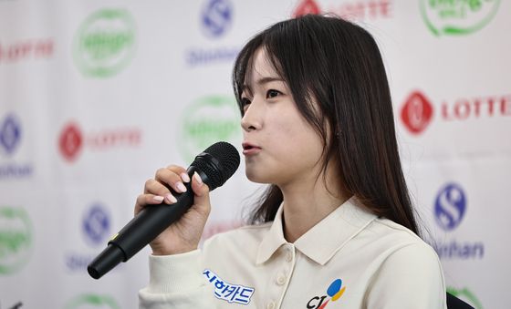 스노보드 금메달 최가온, 취재진 질문에 답변