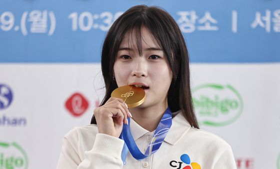 스노보드 최가온, 금메달 들고