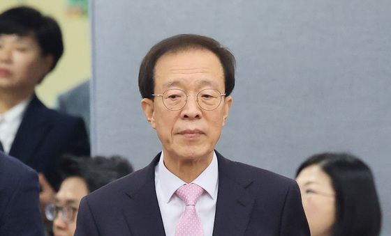 전체회의 참석하는 이석연 국민통합위원장