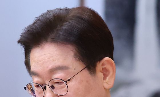 중동상황 관련 비상경제점검회의 참석하는 이재명 대통령