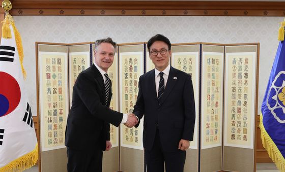 김민석 총리, 패트릭 존슨 일라이릴리앤컴퍼니 인터내셔널사업 총괄 대표 접견