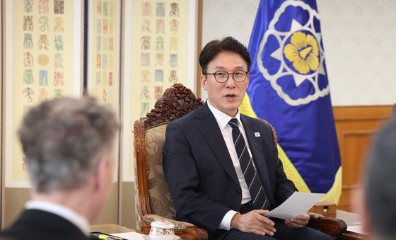 김민석 총리, 패트릭 존슨 일라이릴리앤컴퍼니 인터내셔널사업 총괄 대표 접견