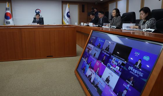 김민재 차관, 그냥드림 및 하천 불법시설 정비 관련 회의