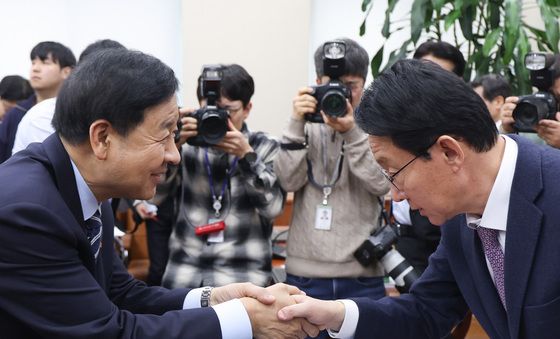 손잡은 김상훈·구윤철