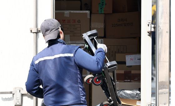 '택배기사도 노동자성 인정'…시행 앞둔 노란봉투법