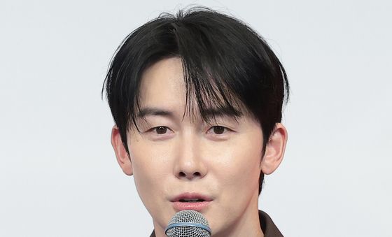 인사말 하는 김준한