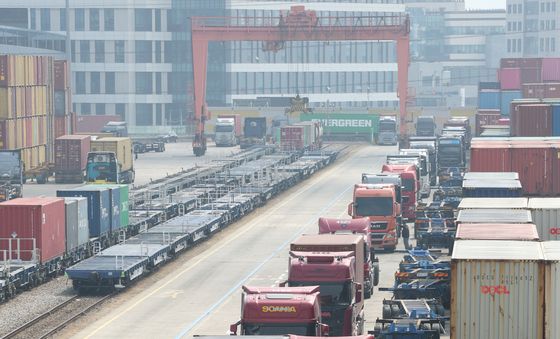 전쟁 여파로 기름값 급등