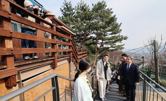 폐쇄됐던 한양도성 안내소, 2년 만에 다시 문 연다