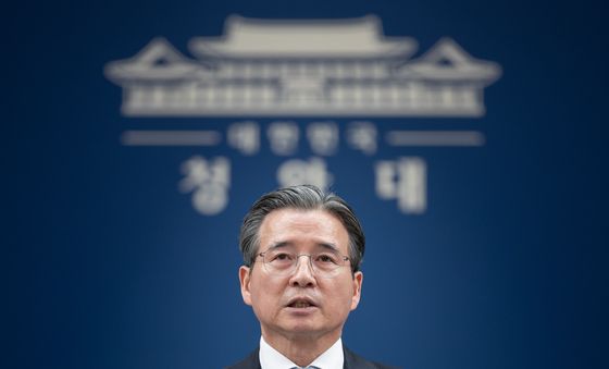 중동 상황 등 비상경제점검회의 브리핑 하는 김용범 정책실장