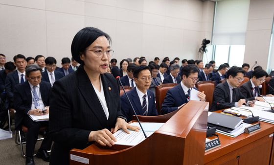 업무보고하는 한성숙 중기부 장관