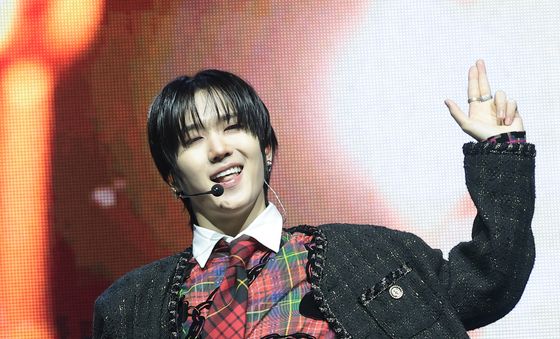 누에라 기현, 자신감 넘치는 데뷔 무대