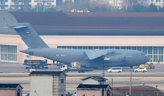 대구 공군기지에 모습 드러낸 UAE 공군 수송기