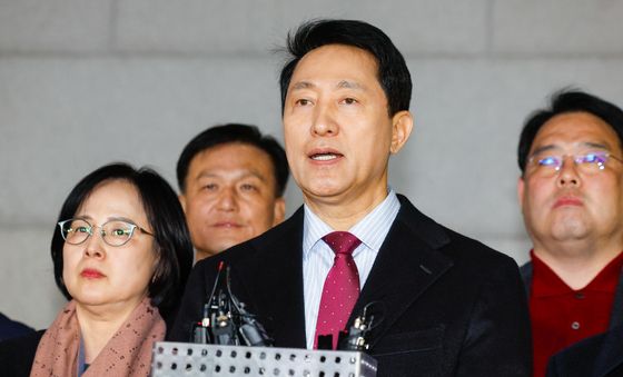 국힘 '尹 정치 복귀 반대' 결의문 채택에 입장 밝히는 오세훈 시장