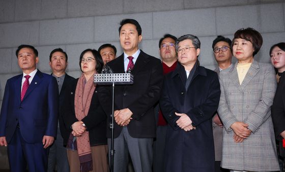 국힘 '尹 절연' 결의에 입장 발표하는 오세훈