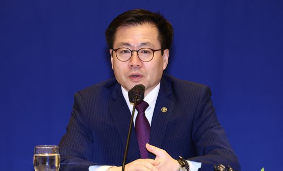 중동 상황 대응 위해 경제인들 만난 여한구 본부장