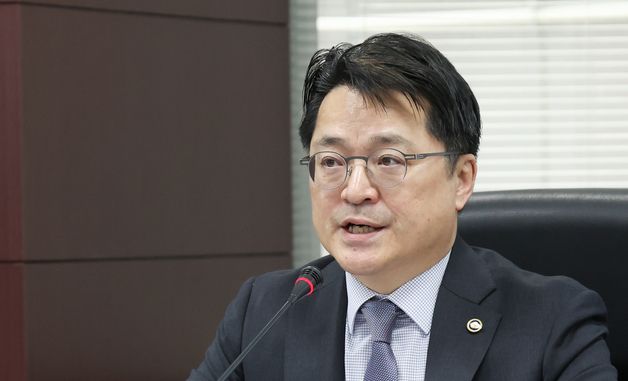 산업부 차관, 석유화학 대응 방안 언급