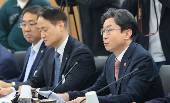 발언하는 이억원 금융위원장