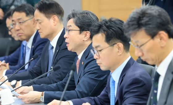 이억원 금융위원장, 가계부채 점검회의 모두발언