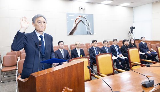 선서하는 고광헌 방미심위 위원장 후보자