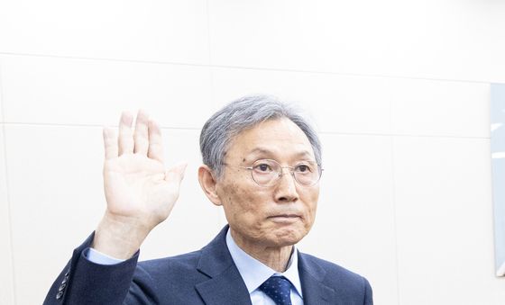 인사청문회 선서하는 고광헌 후보자