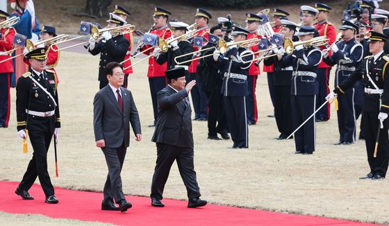 한·인니 대통령 의장대 사열